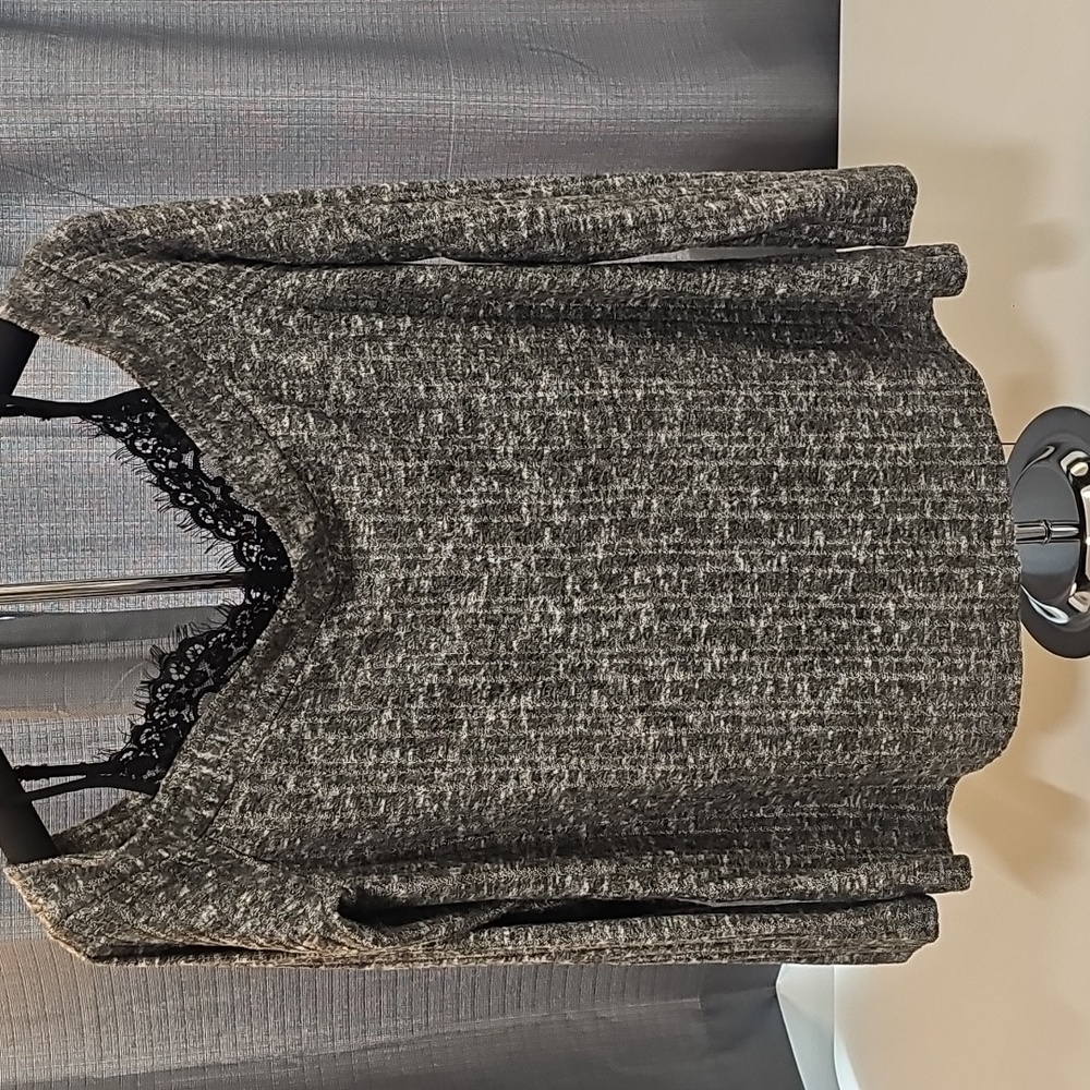 NWT Maurices, Long Sleeve Cold Shoulder Top, Size Large